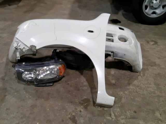 JN8AZ2KR3AT151811 - 2010 NISSAN CUBE BASE WHITE photo 9