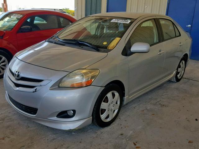 JTDBT923571186389 - 2007 TOYOTA YARIS SILVER photo 2