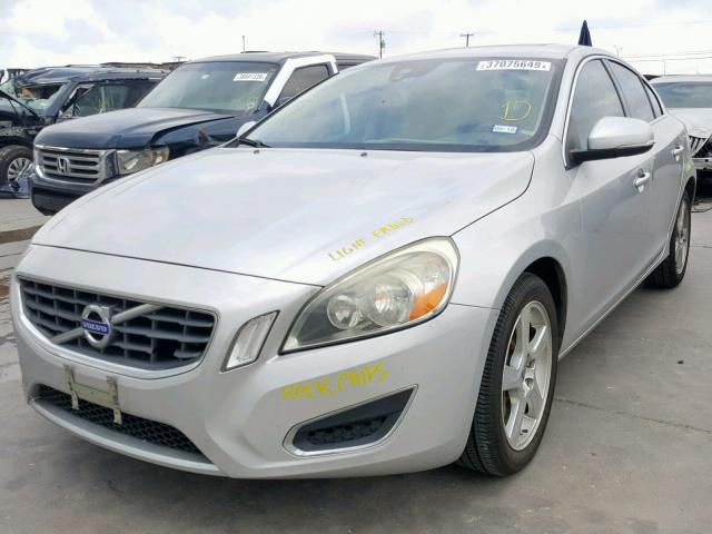 YV1622FS6C2078875 - 2012 VOLVO S60 T5 SILVER photo 2