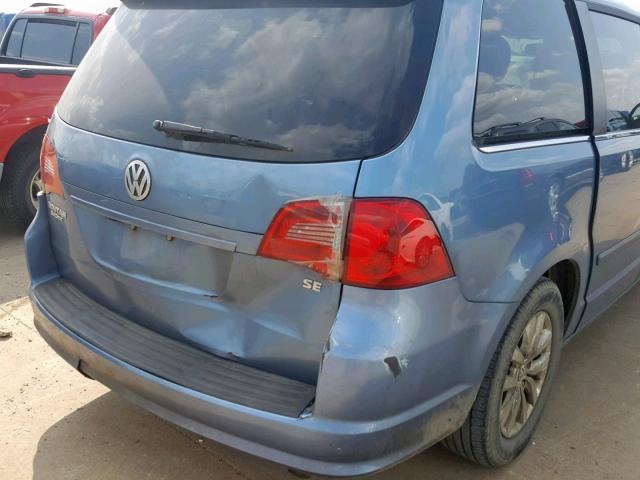 2C4RVABG6CR127659 - 2012 VOLKSWAGEN ROUTAN SE BLUE photo 9