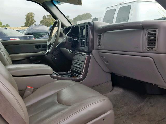 1GKFK66U14J185746 - 2004 GMC YUKON XL D GRAY photo 5