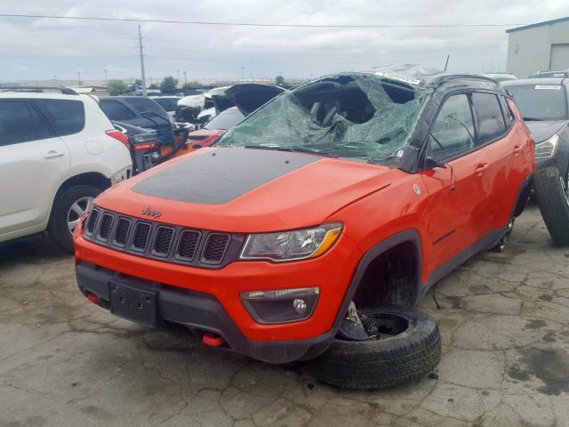 3C4NJDDB7JT270031 - 2018 JEEP COMPASS TR RED photo 2