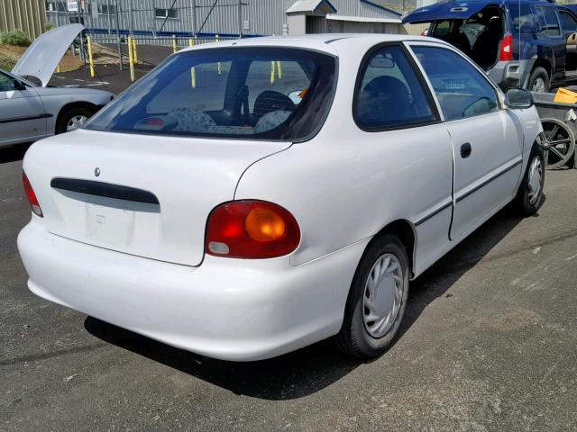 KMHVD14N3SU064515 - 1995 HYUNDAI ACCENT BAS WHITE photo 4