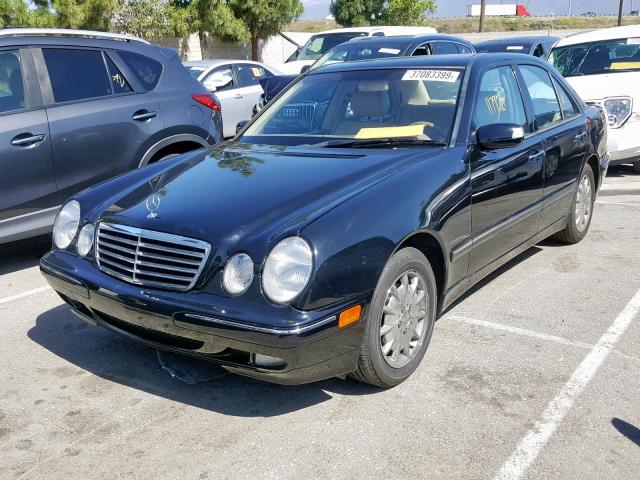 WDBJF65J01B295984 - 2001 MERCEDES-BENZ E 320 BLACK photo 2