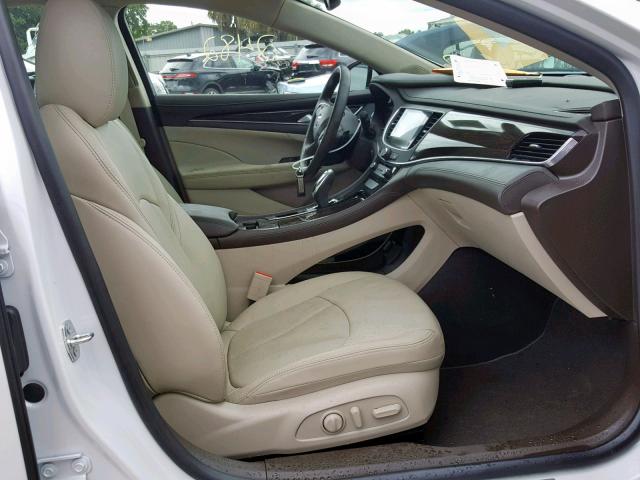 1G4ZP5SSXKU102041 - 2019 BUICK LACROSSE E WHITE photo 5