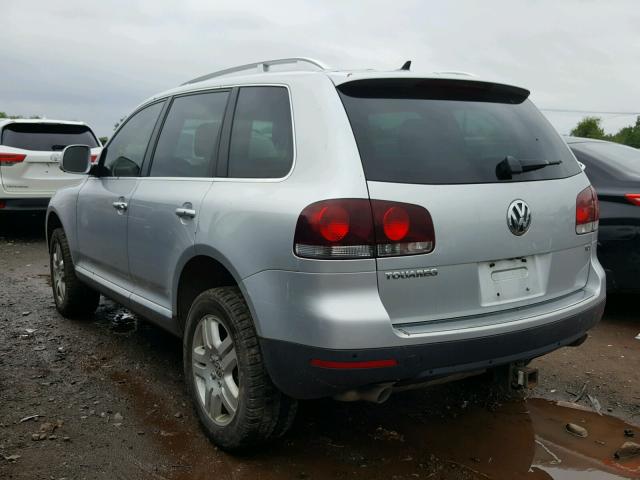 WVGFK7A93AD000252 - 2010 VOLKSWAGEN TOUAREG TD GRAY photo 3