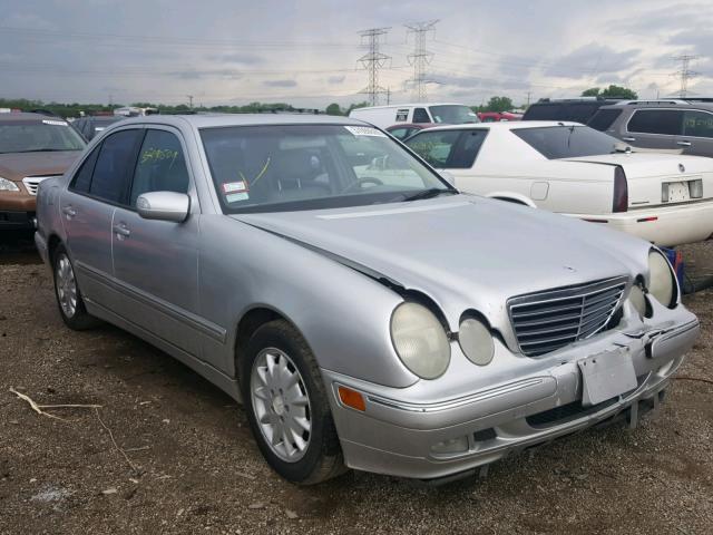 WDBJF65J6YB151964 - 2000 MERCEDES-BENZ E 320 SILVER photo 1