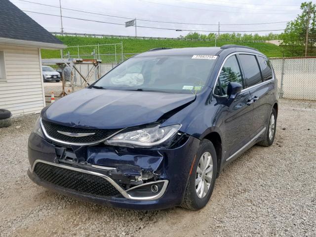 2C4RC1BGXHR513904 - 2017 CHRYSLER PACIFICA T BLUE photo 2