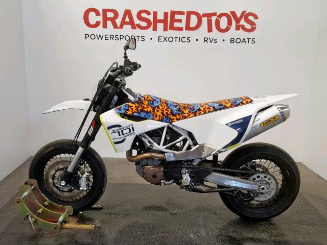 VBKUSV40XJM713838 - 2018 HUSQVARNA SUPERMOTO WHITE photo 3