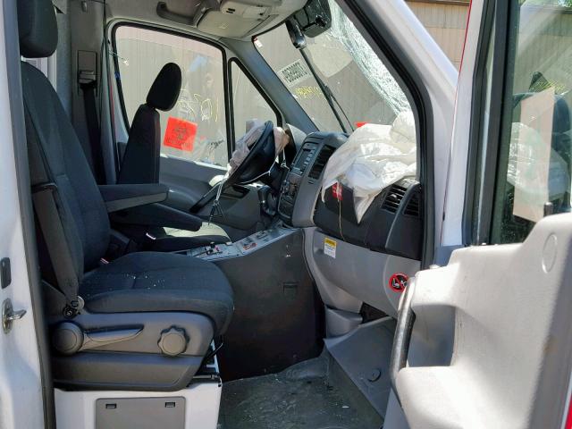 WD3PE7CC3F5954519 - 2015 MERCEDES-BENZ SPRINTER 2 WHITE photo 5