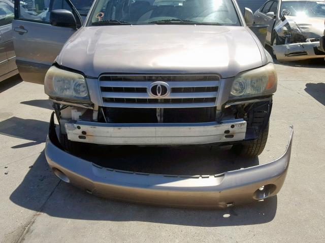 JTEDP21A140003569 - 2004 TOYOTA HIGHLANDER GOLD photo 9