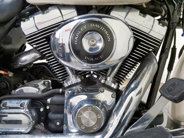 1HD1FHW146Y615550 - 2006 HARLEY-DAVIDSON FLHPI WHITE photo 12