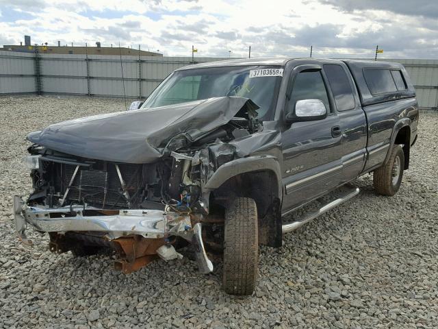 1GCHK29U92E167638 - 2002 CHEVROLET SILVERADO GRAY photo 2