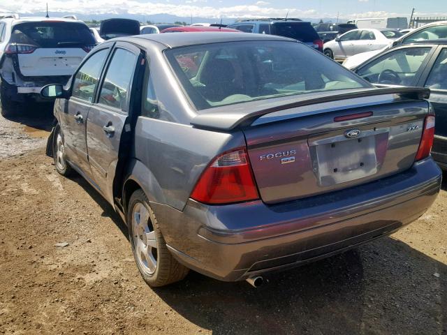 1FAFP34N45W110007 - 2005 FORD FOCUS ZX4 BROWN photo 3