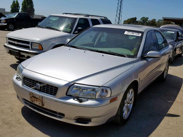 YV1TS59H141376326 - 2004 VOLVO S80 2.5T SILVER photo 2