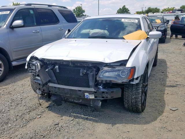 2C3CCABG3EH383153 - 2014 CHRYSLER 300 S WHITE photo 2