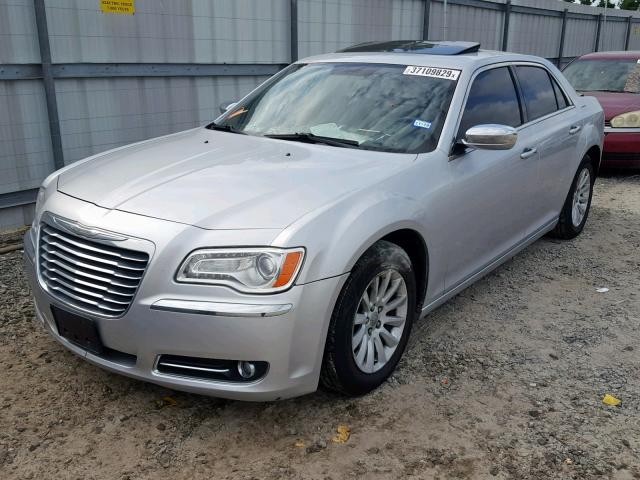 2C3CCACG3CH126974 - 2012 CHRYSLER 300 LIMITE SILVER photo 2