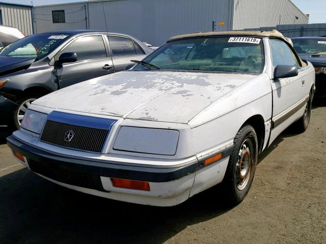 1C3XJ45K1KG175367 - 1989 CHRYSLER LEBARON WHITE photo 2