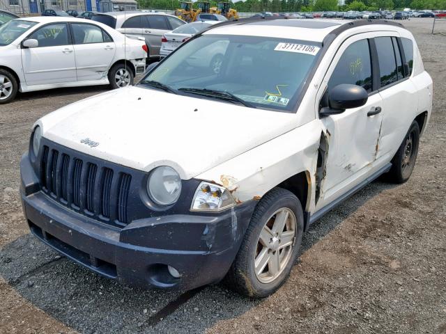 1J8FF47W67D156064 - 2007 JEEP COMPASS WHITE photo 2