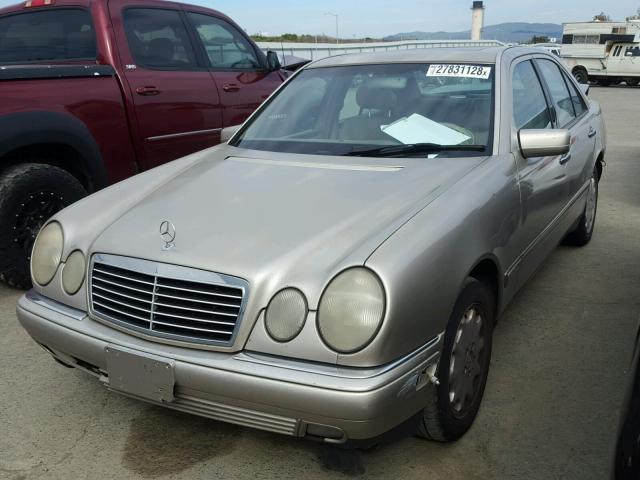 WDBJF65F6WA505478 - 1998 MERCEDES-BENZ E 320 GOLD photo 2