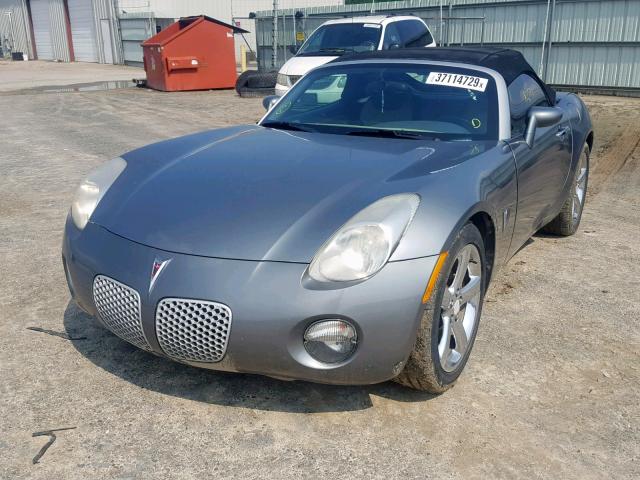 1G2MB35B17Y107940 - 2007 PONTIAC SOLSTICE GRAY photo 2