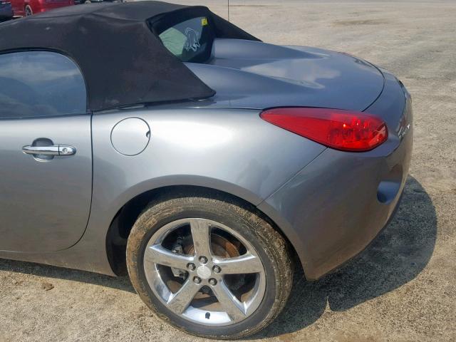 1G2MB35B17Y107940 - 2007 PONTIAC SOLSTICE GRAY photo 9