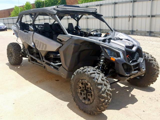 3JBVEAW44JK000250 - 2018 CAN-AM MAVERICK X SILVER photo 2