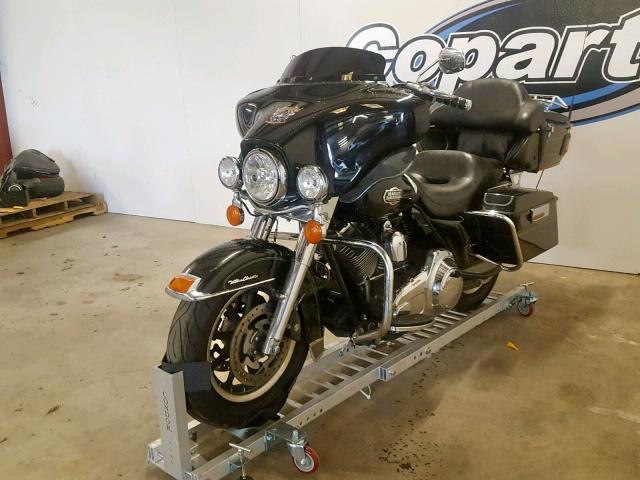 1HD1FC4188Y690762 - 2008 HARLEY-DAVIDSON FLHTCUI BLACK photo 2