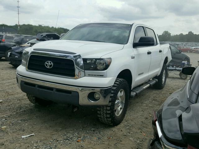 5TBDV54127S485664 - 2007 TOYOTA TUNDRA CRE WHITE photo 2