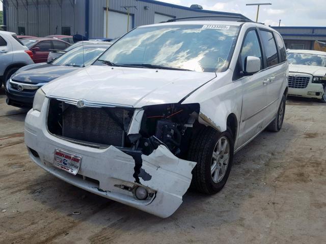 2A4RR5D18AR271127 - 2010 CHRYSLER TOWN & COU WHITE photo 2