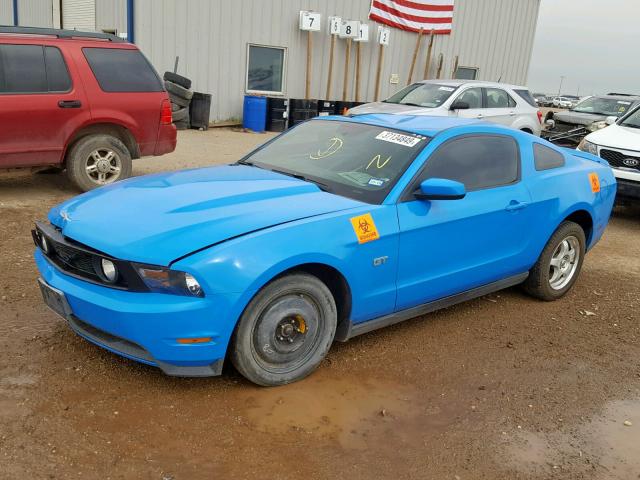 1ZVBP8CH4A5155740 - 2010 FORD MUSTANG GT BLUE photo 2