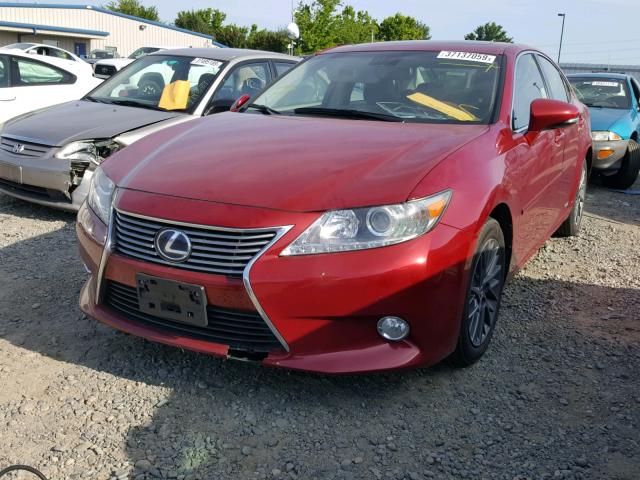 JTHBW1GG0D2021309 - 2013 LEXUS ES 300H MAROON photo 2