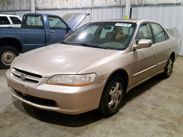 1HGCG6675YA158485 - 2000 HONDA ACCORD EX GOLD photo 2