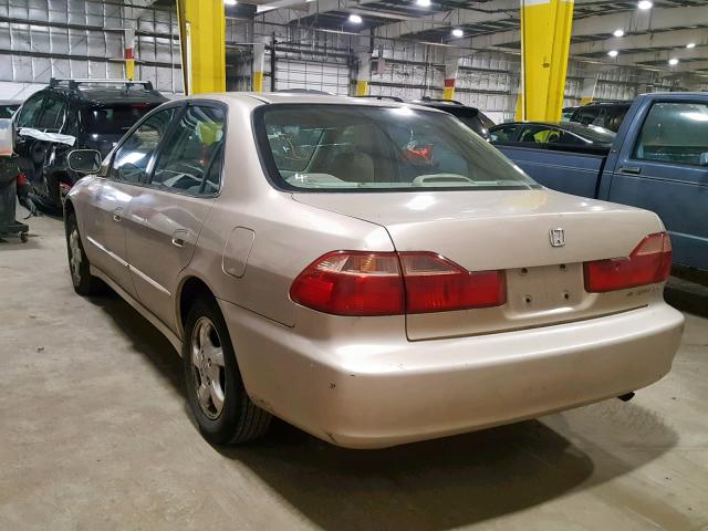 1HGCG6675YA158485 - 2000 HONDA ACCORD EX GOLD photo 3