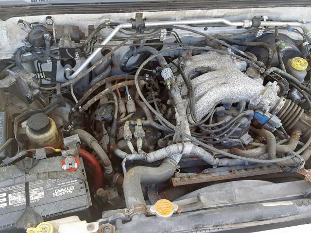 1N6ED27T01C329221 - 2001 NISSAN FRONTIER C WHITE photo 7