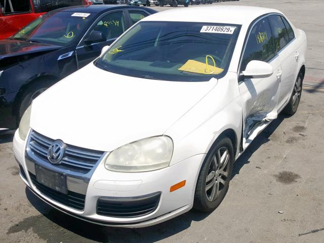 3VWRF71K16M709358 - 2006 VOLKSWAGEN JETTA 2.5 WHITE photo 2