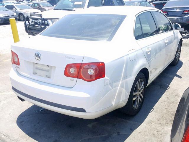 3VWRF71K16M709358 - 2006 VOLKSWAGEN JETTA 2.5 WHITE photo 4