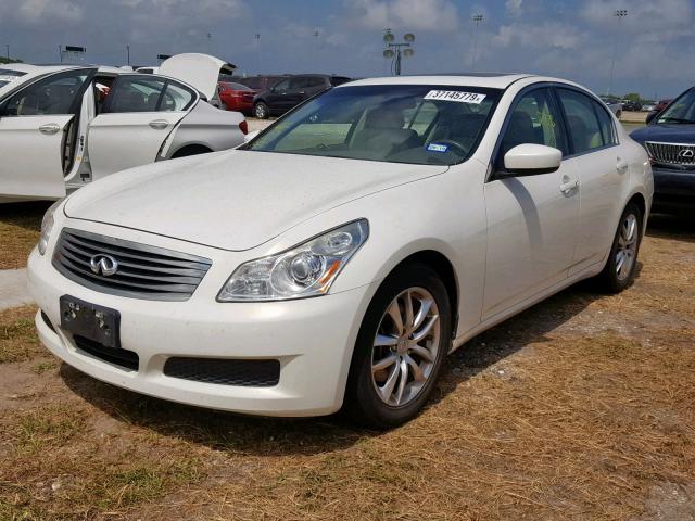 JNKCV61E99M011143 - 2009 INFINITI G37 BASE WHITE photo 2