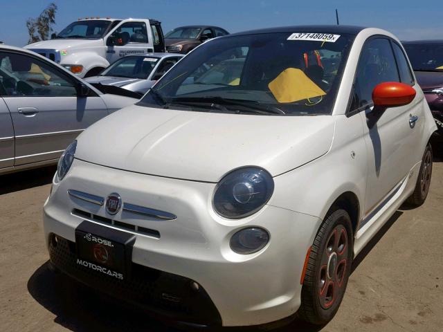 3C3CFFGE7FT581674 - 2015 FIAT 500 ELECTR WHITE photo 2