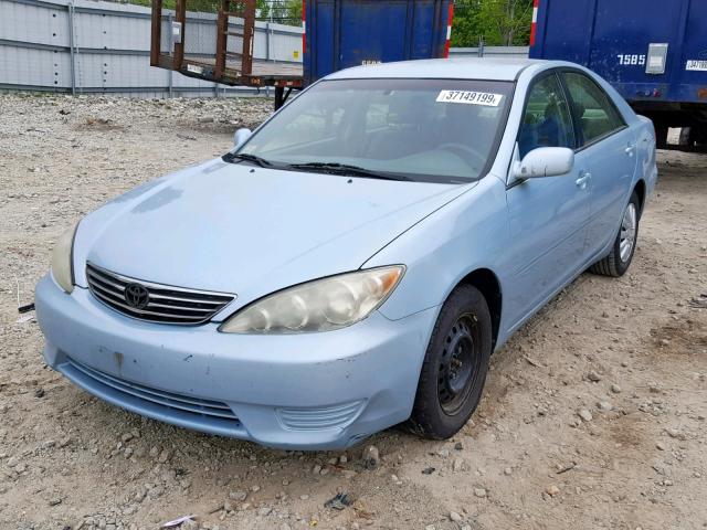4T1BE32K65U944259 - 2005 TOYOTA CAMRY LE BLUE photo 2