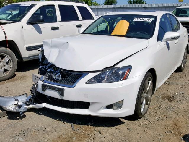 JTHBK262595106823 - 2009 LEXUS IS 250 WHITE photo 2