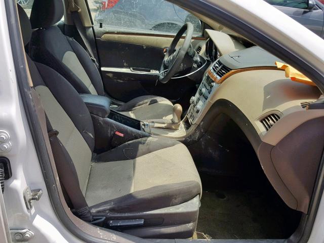 1G1ZC5EB8AF148541 - 2010 CHEVROLET MALIBU 1LT WHITE photo 5