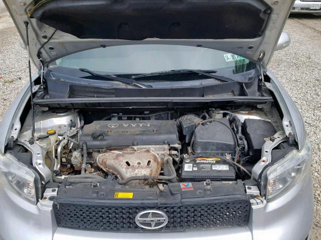 JTLKE50E481027960 - 2008 TOYOTA SCION SILVER photo 7