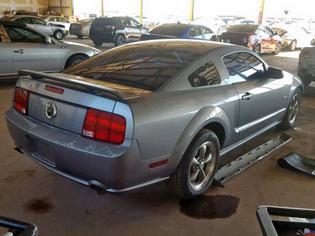 1ZVFT82H365212256 - 2006 FORD MUSTANG GT GRAY photo 4