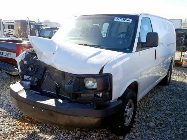 1GCFG15X671251045 - 2007 CHEVROLET EXPRESS G1 WHITE photo 2