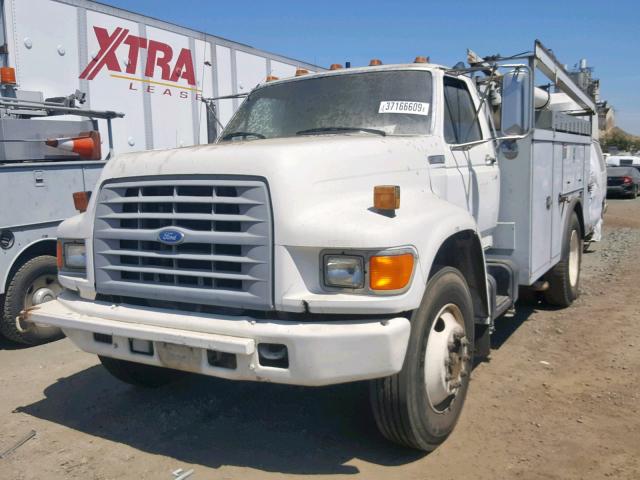 1FDNF70J0SVA18117 - 1995 FORD F700 WHITE photo 2