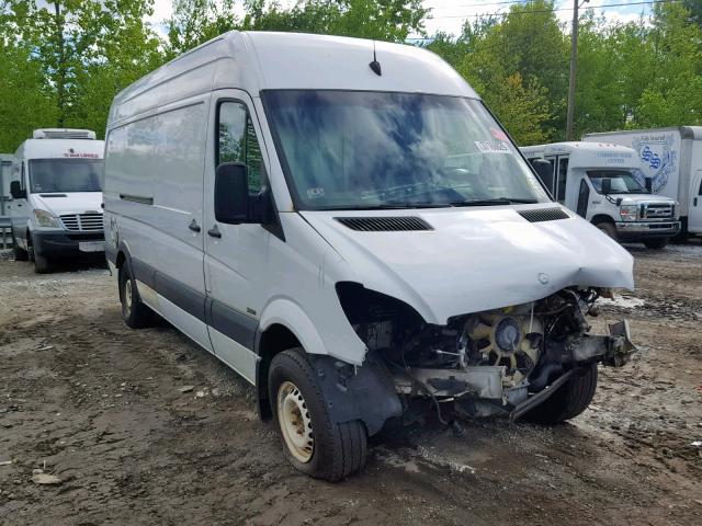 WD3PE8CB3B5572143 - 2011 MERCEDES-BENZ SPRINTER 2 WHITE photo 1