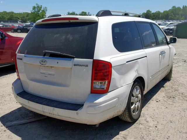 KNDMC233476032709 - 2007 HYUNDAI ENTOURAGE WHITE photo 4