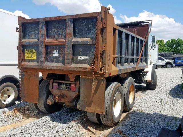 2FZXMLBB6YAA73446 - 2000 STERLING TRUCK LT 8513 WHITE photo 4