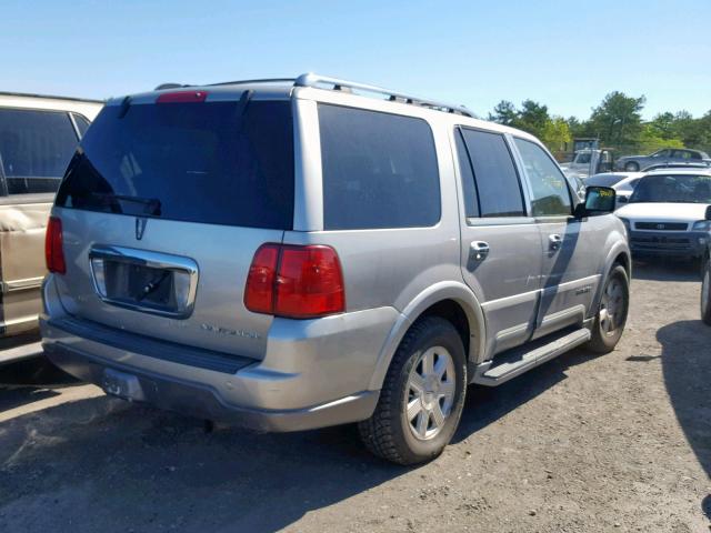 5LMFU28R63LJ04078 - 2003 LINCOLN NAVIGATOR SILVER photo 4